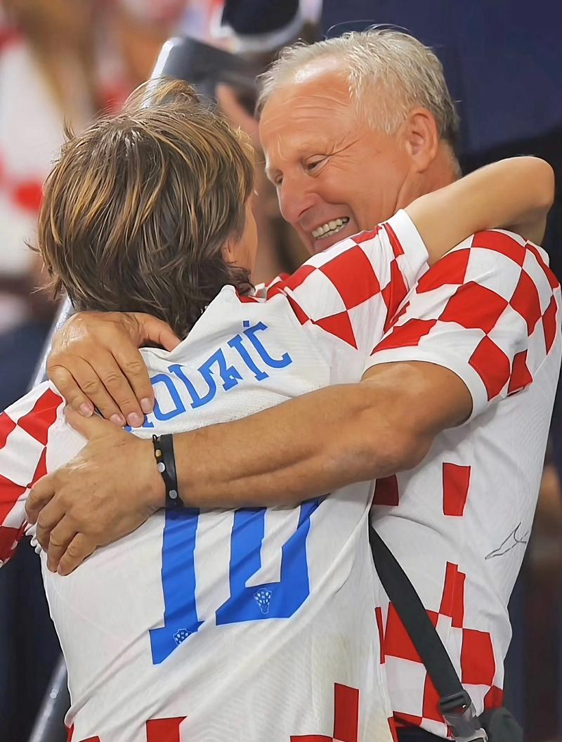 菲利克斯：过去三个夏天我一直想回本菲卡，但他们对我不认真